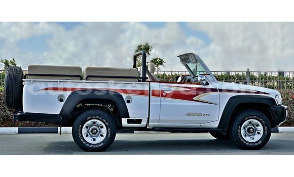 Nunua Imported Nissan Patrol Nyeupe Gari ndani ya Import - Dubai nchini Kati Kenya Nunua Imported Nissan Patrol Nyeupe Gari ndani ya Import - Dubai nchini Kati Kenya