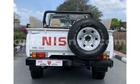 Nunua Imported Nissan Patrol Nyeupe Gari ndani ya Import - Dubai nchini Kati Kenya Nunua Imported Nissan Patrol Nyeupe Gari ndani ya Import - Dubai nchini Kati Kenya