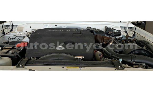 Nunua Imported Nissan Patrol Nyeupe Gari ndani ya Import - Dubai nchini Kati Kenya Nunua Imported Nissan Patrol Nyeupe Gari ndani ya Import - Dubai nchini Kati Kenya
