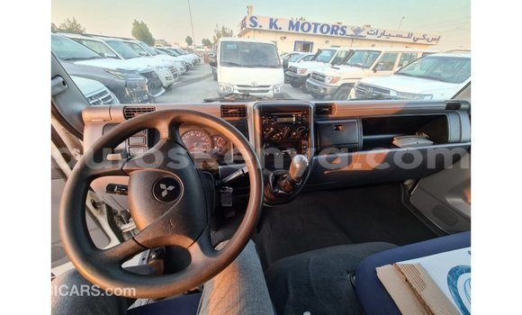 Nunua Imported Mitsubishi i Nyeupe Gari ndani ya Import - Dubai nchini Kati Kenya Nunua Imported Mitsubishi i Nyeupe Gari ndani ya Import - Dubai nchini Kati Kenya