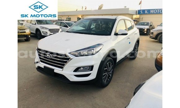 Nunua Imported Hyundai Tucson Nyeupe Gari ndani ya Import - Dubai nchini Kati Kenya Nunua Imported Hyundai Tucson Nyeupe Gari ndani ya Import - Dubai nchini Kati Kenya