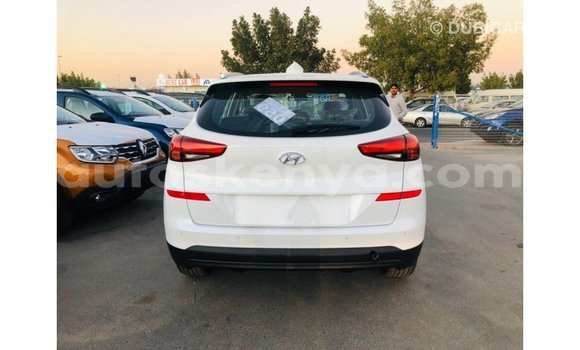 Nunua Imported Hyundai Tucson Nyeupe Gari ndani ya Import - Dubai nchini Kati Kenya Nunua Imported Hyundai Tucson Nyeupe Gari ndani ya Import - Dubai nchini Kati Kenya