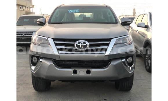 Nunua Imported Toyota Fortuner Nyingine Gari ndani ya Import - Dubai nchini Kati Kenya Nunua Imported Toyota Fortuner Nyingine Gari ndani ya Import - Dubai nchini Kati Kenya