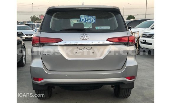 Nunua Imported Toyota Fortuner Nyingine Gari ndani ya Import - Dubai nchini Kati Kenya Nunua Imported Toyota Fortuner Nyingine Gari ndani ya Import - Dubai nchini Kati Kenya