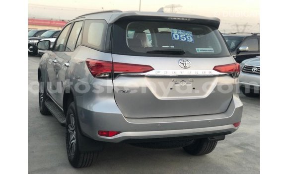 Nunua Imported Toyota Fortuner Nyingine Gari ndani ya Import - Dubai nchini Kati Kenya Nunua Imported Toyota Fortuner Nyingine Gari ndani ya Import - Dubai nchini Kati Kenya
