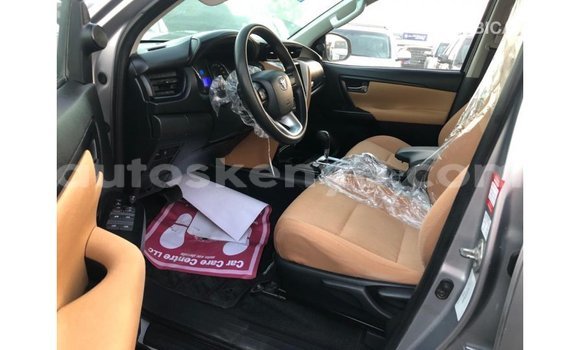 Nunua Imported Toyota Fortuner Nyingine Gari ndani ya Import - Dubai nchini Kati Kenya Nunua Imported Toyota Fortuner Nyingine Gari ndani ya Import - Dubai nchini Kati Kenya