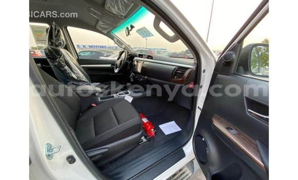 Buy Import Toyota Hilux White Car in Import - Dubai in Central Kenya Buy Import Toyota Hilux White Car in Import - Dubai in Central Kenya