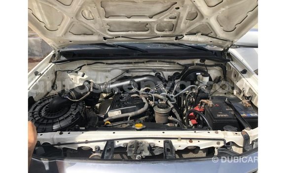 Imported Toyota Hilux White Makiinaa iti Import - Dubai keessatti Central Kenya keessatti Imported Toyota Hilux White Makiinaa iti Import - Dubai keessatti Central Kenya keessatti