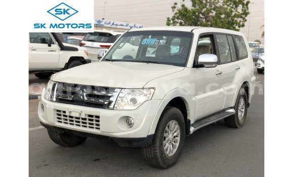 Imported Mitsubishi Pajero White Makiinaa iti Import - Dubai keessatti Central Kenya keessatti Imported Mitsubishi Pajero White Makiinaa iti Import - Dubai keessatti Central Kenya keessatti
