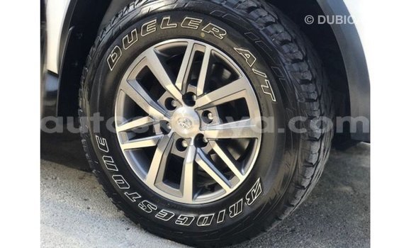 Imported Toyota Fortuner White Makiinaa iti Import - Dubai keessatti Central Kenya keessatti Imported Toyota Fortuner White Makiinaa iti Import - Dubai keessatti Central Kenya keessatti