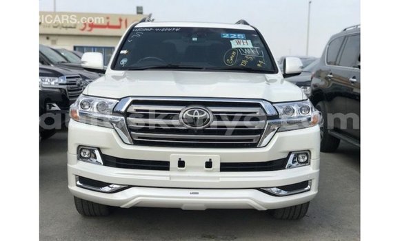 Nunua Imported Toyota Land Cruiser Nyeupe Gari ndani ya Import - Dubai nchini Kati Kenya Nunua Imported Toyota Land Cruiser Nyeupe Gari ndani ya Import - Dubai nchini Kati Kenya