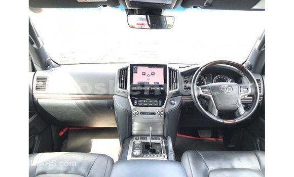 Nunua Imported Toyota Land Cruiser Nyeupe Gari ndani ya Import - Dubai nchini Kati Kenya Nunua Imported Toyota Land Cruiser Nyeupe Gari ndani ya Import - Dubai nchini Kati Kenya