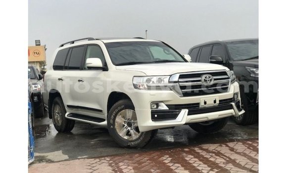 Buy Import Toyota Land Cruiser White Car in Import - Dubai in Central Kenya