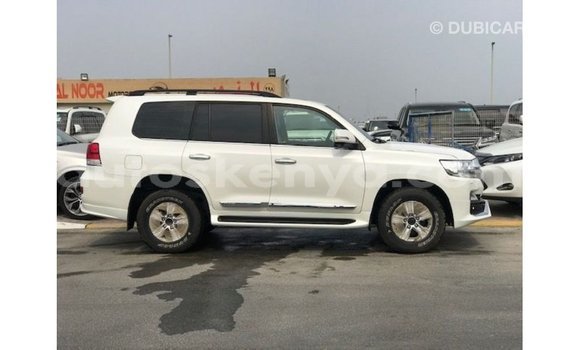 Nunua Imported Toyota Land Cruiser Nyeupe Gari ndani ya Import - Dubai nchini Kati Kenya Nunua Imported Toyota Land Cruiser Nyeupe Gari ndani ya Import - Dubai nchini Kati Kenya