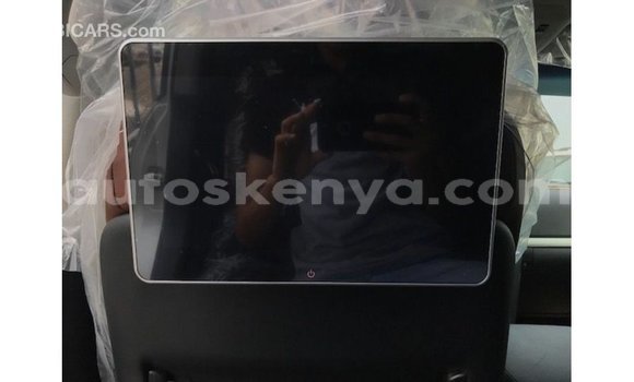 Nunua Imported Toyota Land Cruiser Nyeupe Gari ndani ya Import - Dubai nchini Kati Kenya Nunua Imported Toyota Land Cruiser Nyeupe Gari ndani ya Import - Dubai nchini Kati Kenya