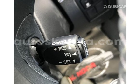 Nunua Imported Toyota Land Cruiser Nyeupe Gari ndani ya Import - Dubai nchini Kati Kenya Nunua Imported Toyota Land Cruiser Nyeupe Gari ndani ya Import - Dubai nchini Kati Kenya