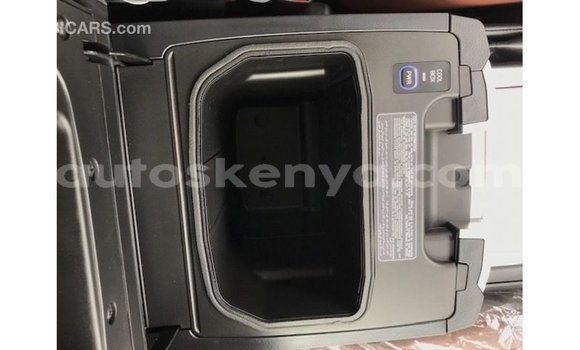 Nunua Imported Toyota Land Cruiser Nyeupe Gari ndani ya Import - Dubai nchini Kati Kenya Nunua Imported Toyota Land Cruiser Nyeupe Gari ndani ya Import - Dubai nchini Kati Kenya