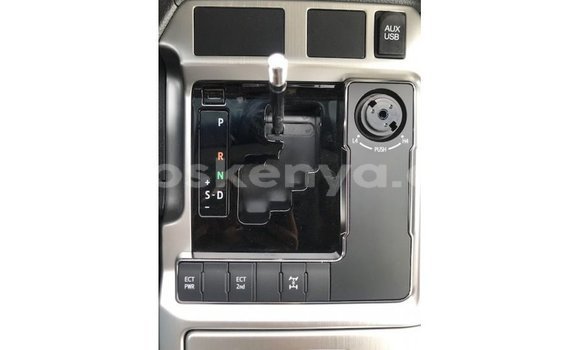 Nunua Imported Toyota Land Cruiser Nyeupe Gari ndani ya Import - Dubai nchini Kati Kenya Nunua Imported Toyota Land Cruiser Nyeupe Gari ndani ya Import - Dubai nchini Kati Kenya