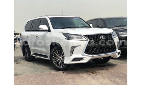 Nunua Imported Lexus LX Nyeupe Gari ndani ya Import - Dubai nchini Kati Kenya