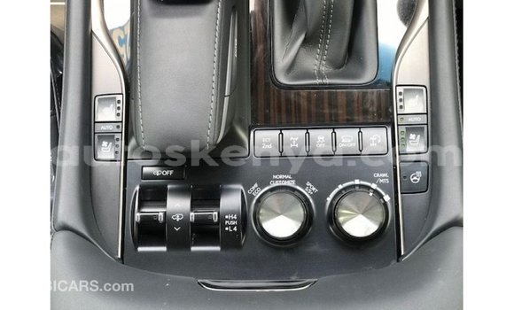 Imported Lexus LX White Makiinaa iti Import - Dubai keessatti Central Kenya keessatti Imported Lexus LX White Makiinaa iti Import - Dubai keessatti Central Kenya keessatti