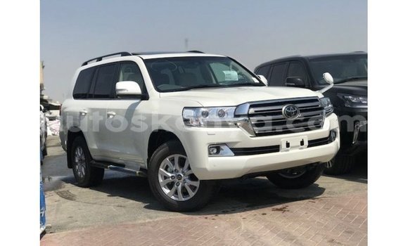 Buy Import Toyota Land Cruiser White Car in Import - Dubai in Central Kenya