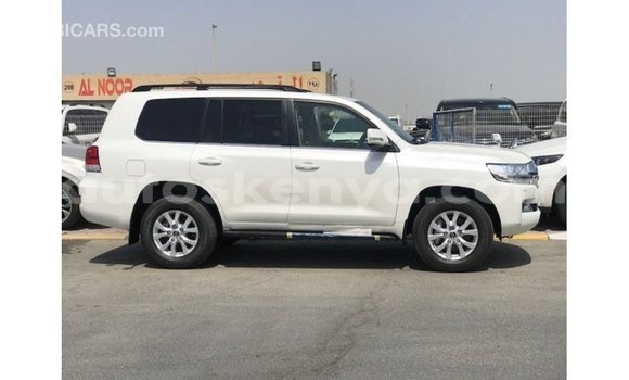 Buy Import Toyota Land Cruiser White Car in Import - Dubai in Central Kenya Buy Import Toyota Land Cruiser White Car in Import - Dubai in Central Kenya