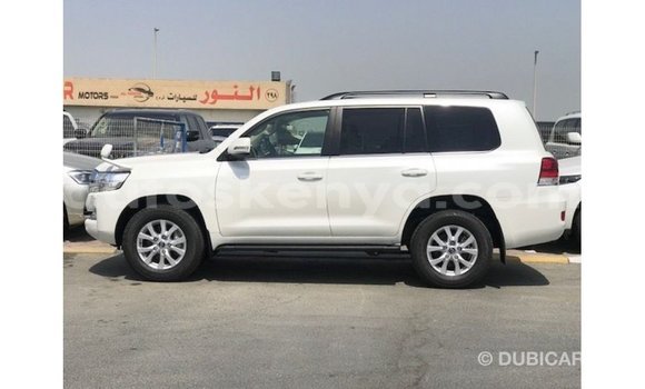 Buy Import Toyota Land Cruiser White Car in Import - Dubai in Central Kenya Buy Import Toyota Land Cruiser White Car in Import - Dubai in Central Kenya