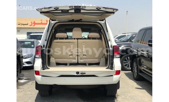 Buy Import Toyota Land Cruiser White Car in Import - Dubai in Central Kenya Buy Import Toyota Land Cruiser White Car in Import - Dubai in Central Kenya