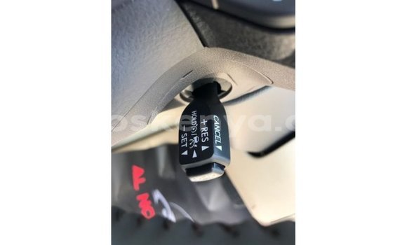 Buy Import Toyota Land Cruiser White Car in Import - Dubai in Central Kenya Buy Import Toyota Land Cruiser White Car in Import - Dubai in Central Kenya