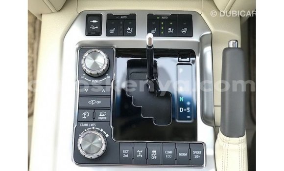 Buy Import Toyota Land Cruiser White Car in Import - Dubai in Central Kenya Buy Import Toyota Land Cruiser White Car in Import - Dubai in Central Kenya