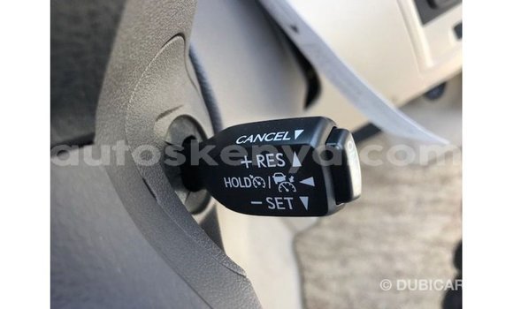 Buy Import Toyota Land Cruiser White Car in Import - Dubai in Central Kenya Buy Import Toyota Land Cruiser White Car in Import - Dubai in Central Kenya