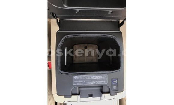 Buy Import Toyota Land Cruiser White Car in Import - Dubai in Central Kenya Buy Import Toyota Land Cruiser White Car in Import - Dubai in Central Kenya