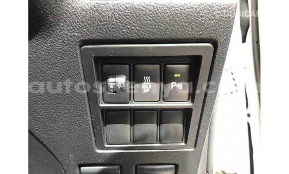 Nunua Imported Toyota Fortuner Nyeupe Gari ndani ya Import - Dubai nchini Kati Kenya Nunua Imported Toyota Fortuner Nyeupe Gari ndani ya Import - Dubai nchini Kati Kenya