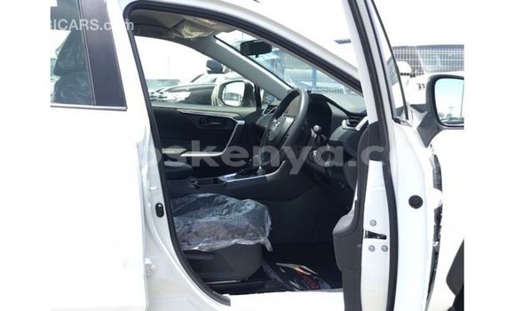 Imported Toyota Ade White Netiree iti Import - Dubai keessatti Central Kenya keessatti Imported Toyota Ade White Netiree iti Import - Dubai keessatti Central Kenya keessatti
