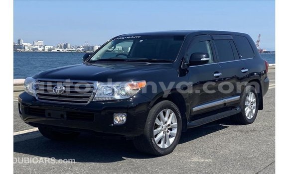 Nunua Imported Toyota Land Cruiser Nyeusi Gari ndani ya Import - Dubai nchini Kati Kenya Nunua Imported Toyota Land Cruiser Nyeusi Gari ndani ya Import - Dubai nchini Kati Kenya