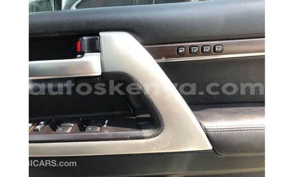 Buy Import Toyota Land Cruiser White Car in Import - Dubai in Central Kenya Buy Import Toyota Land Cruiser White Car in Import - Dubai in Central Kenya