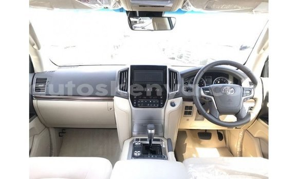 Nunua Imported Toyota Land Cruiser Nyeupe Gari ndani ya Import - Dubai nchini Kati Kenya Nunua Imported Toyota Land Cruiser Nyeupe Gari ndani ya Import - Dubai nchini Kati Kenya
