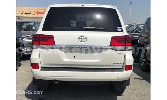Nunua Imported Toyota Land Cruiser Nyeupe Gari ndani ya Import - Dubai nchini Kati Kenya Nunua Imported Toyota Land Cruiser Nyeupe Gari ndani ya Import - Dubai nchini Kati Kenya