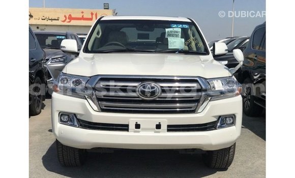 Nunua Imported Toyota Land Cruiser Nyeupe Gari ndani ya Import - Dubai nchini Kati Kenya Nunua Imported Toyota Land Cruiser Nyeupe Gari ndani ya Import - Dubai nchini Kati Kenya