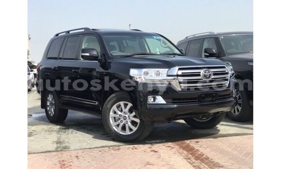 Imported Toyota Land Cruiser Black Makiinaa iti Import - Dubai keessatti Central Kenya keessatti