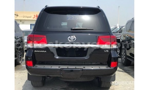 Imported Toyota Land Cruiser Black Makiinaa iti Import - Dubai keessatti Central Kenya keessatti Imported Toyota Land Cruiser Black Makiinaa iti Import - Dubai keessatti Central Kenya keessatti