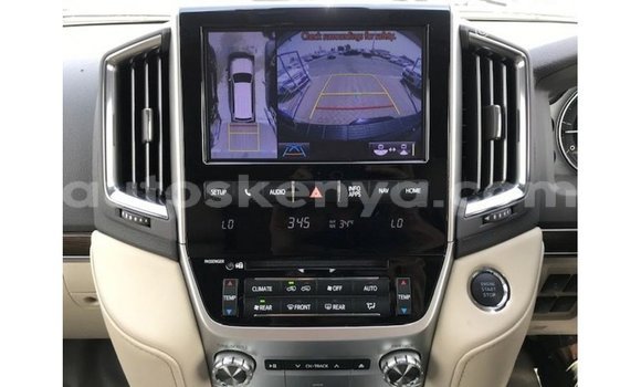 Imported Toyota Land Cruiser Black Makiinaa iti Import - Dubai keessatti Central Kenya keessatti Imported Toyota Land Cruiser Black Makiinaa iti Import - Dubai keessatti Central Kenya keessatti