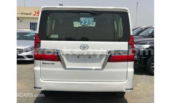 Imported Toyota Granvia White Makiinaa iti Import - Dubai keessatti Central Kenya keessatti Imported Toyota Granvia White Makiinaa iti Import - Dubai keessatti Central Kenya keessatti