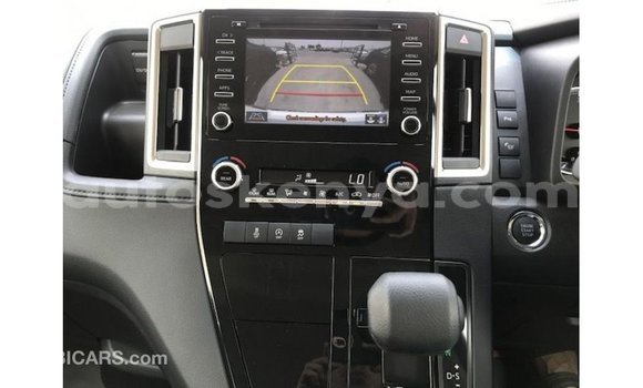 Imported Toyota Granvia White Makiinaa iti Import - Dubai keessatti Central Kenya keessatti Imported Toyota Granvia White Makiinaa iti Import - Dubai keessatti Central Kenya keessatti