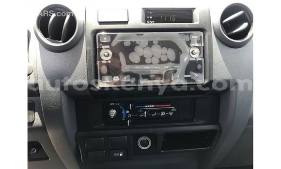 Nunua Imported Toyota Land Cruiser Nyeupe Gari ndani ya Import - Dubai nchini Kati Kenya Nunua Imported Toyota Land Cruiser Nyeupe Gari ndani ya Import - Dubai nchini Kati Kenya