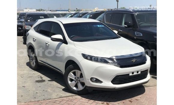 Imported Toyota Harrier White Makiinaa iti Import - Dubai keessatti Central Kenya keessatti Imported Toyota Harrier White Makiinaa iti Import - Dubai keessatti Central Kenya keessatti