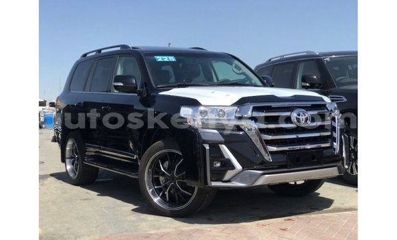 Nunua Imported Toyota Land Cruiser Nyeusi Gari ndani ya Import - Dubai nchini Kati Kenya Nunua Imported Toyota Land Cruiser Nyeusi Gari ndani ya Import - Dubai nchini Kati Kenya