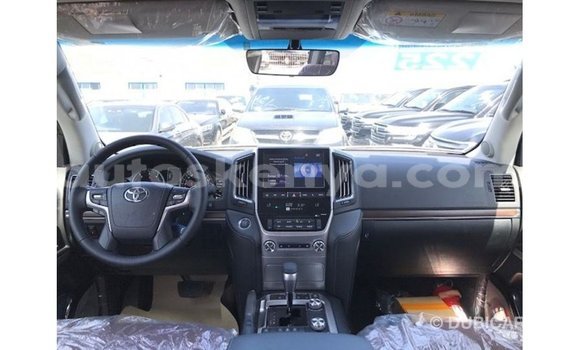 Nunua Imported Toyota Land Cruiser Nyeusi Gari ndani ya Import - Dubai nchini Kati Kenya Nunua Imported Toyota Land Cruiser Nyeusi Gari ndani ya Import - Dubai nchini Kati Kenya