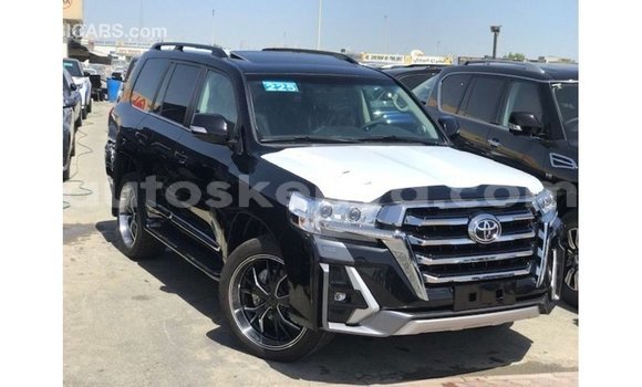 Nunua Imported Toyota Land Cruiser Nyeusi Gari ndani ya Import - Dubai nchini Kati Kenya Nunua Imported Toyota Land Cruiser Nyeusi Gari ndani ya Import - Dubai nchini Kati Kenya
