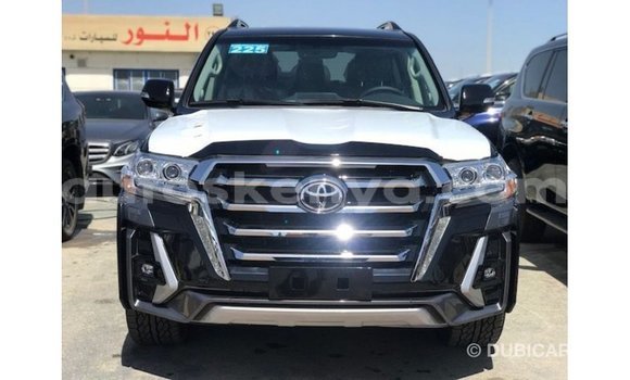 Nunua Imported Toyota Land Cruiser Nyeusi Gari ndani ya Import - Dubai nchini Kati Kenya Nunua Imported Toyota Land Cruiser Nyeusi Gari ndani ya Import - Dubai nchini Kati Kenya